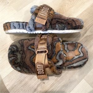 {UGG} Slippers
